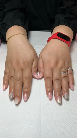 ネイル 名越 彩花のネイルデザイン