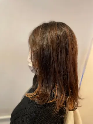 セミロング 伊丹Pilina 山田のヘアスタイル
