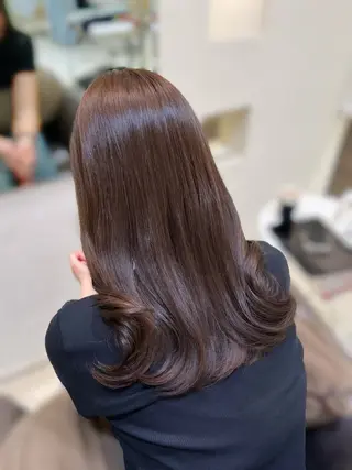 ロング カラー ハイトーン/ 赤み消し/カナのヘアスタイル