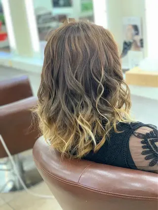 ミディアム カラー 🐥こ ま🐥のヘアスタイル