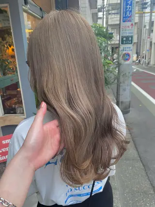 セミロング カラー AYANO ／レイヤー／オリーブのヘアスタイル