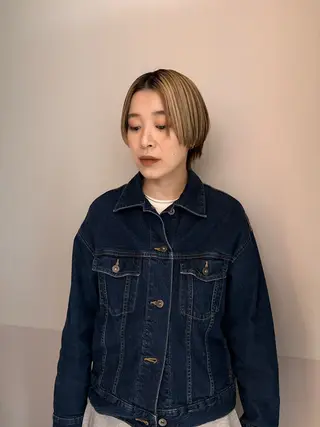 ショート カラー Akari暖色カラー /レイヤーカットのヘアスタイル