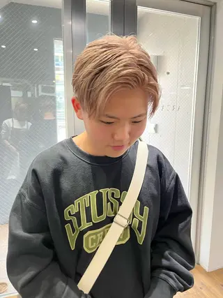 ショート カラー メンズ ミルクティーベージュ ブリーチ 店長 清水のヘアスタイル
