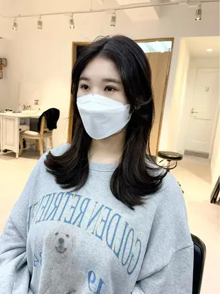 ミディアム カラー パーマ ヘアアレンジ メンズ キッズ ネイル マツエク・マツパ アイブロウ レイヤーカット 🌿透け感カラーのヘアスタイル