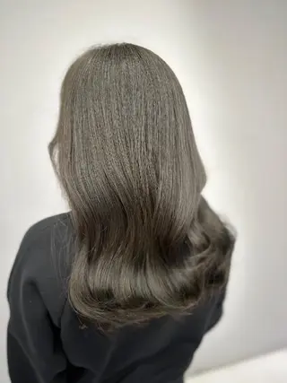 カラー ロング piLLon 心斎橋のヘアスタイル