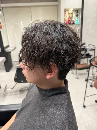 ショート パーマ メンズ ユウ🪄 パーマ指名No1のヘアスタイル