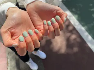 ネイル はばすみれ🎀ﾈｲﾙ 光ﾌｪｲｼｬﾙ ﾍｱのネイルデザイン
