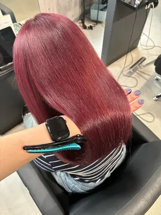 ミディアム カラー _WHITE / KENTOのヘアスタイル