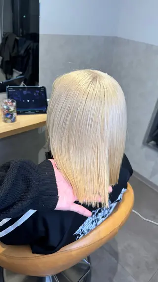 ショート カラー SALOWIN札幌大通り所属・札幌ブリーチカラー/ ダブルカラー/ドイのヘアスタイル