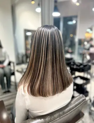 セミロング カラー 🌈インナーカラー ‘ショウマ’🌈のヘアスタイル
