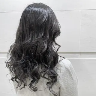 ロング ili 梅田のヘアスタイル