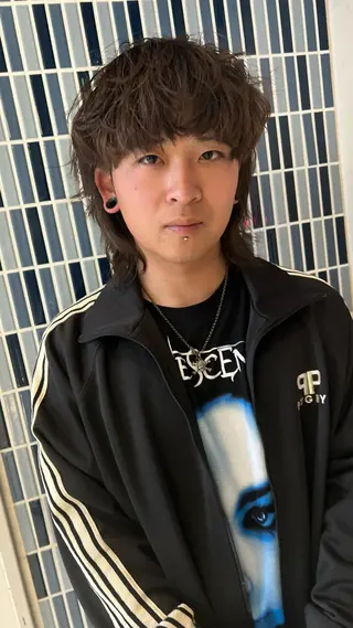 ショート パーマ qiie/ワンカラー メンズカット/カラーのヘアスタイル