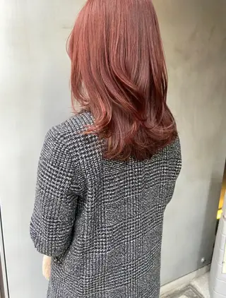 セミロング shiori ﾍﾞｰｼﾞｭｶﾗｰのヘアスタイル
