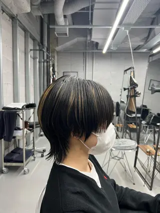 ショート ハッシュ・ウルフ🐺 小顔レイヤー松山直史のヘアスタイル