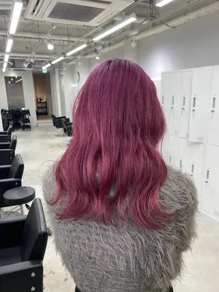 ロング カラー noa 寒色系カラーブリーチのヘアスタイル