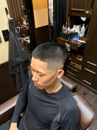 ショート HIRO GINZA BARBER SHOP 名古屋本店【ヒロギンザ バーバーショップ】所属・ヒロ銀座牛山 友晴のヘアスタイル