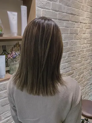 ミディアム リンネ 甲東園のヘアスタイル