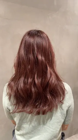 ロング 都築 菜美のヘアスタイル