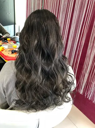 ミディアム カラー ヘアアレンジ 大塚 貴之のヘアスタイル