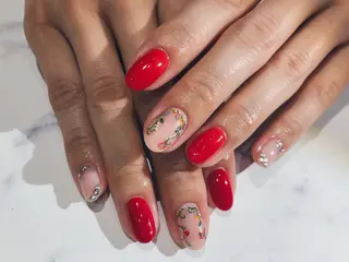 ショート カラー ネイル マツエク・マツパ illum hicariのネイルデザイン