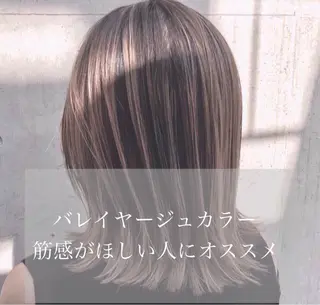 ミディアム カラー AKI アキのヘアスタイル