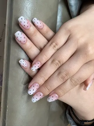 ネイル Nailsalon Jasmine 池袋東口所属・ギウ ジーナのネイルデザイン