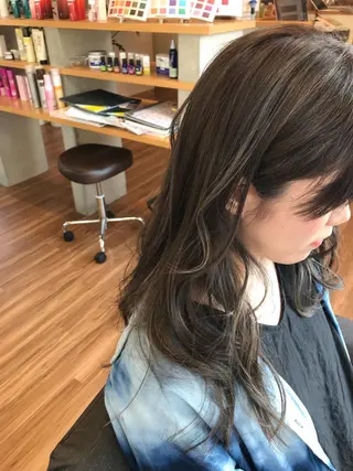 セミロング カラー 松本 俊樹のヘアスタイル