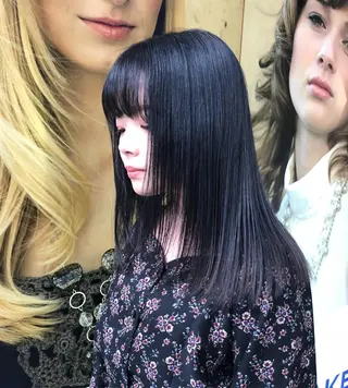 セミロング カラー 丸みショートボブ/ タッセルボブ 吉野のヘアスタイル
