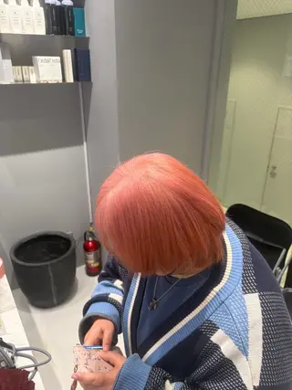 ショート 艶髪ハイトーン✖️ デザインシュンペイのヘアスタイル