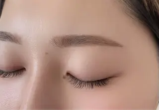 アイブロウ 岩城 あみのマツエク・マツパデザイン