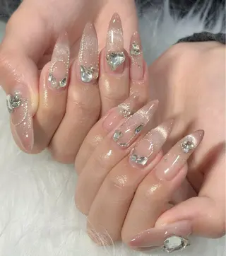 ネイル LAVISH nanamiのネイルデザイン