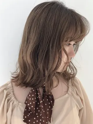 セミロング 横山 莉奈のヘアスタイル