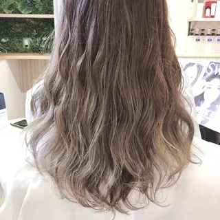 セミロング カラー tuuli トゥーリのヘアスタイル