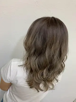 ミディアム 榎本 美雪のヘアスタイル