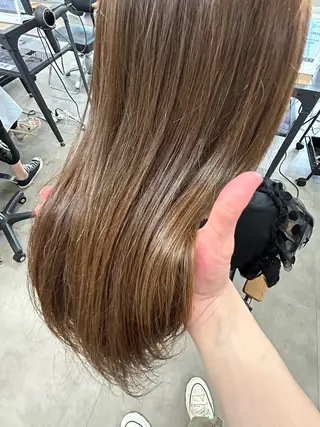 カラー 秦 海来のヘアスタイル