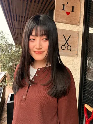 セミロング カラー アブアイ所属・艶髪・酸性ストレート フリツのヘアスタイル