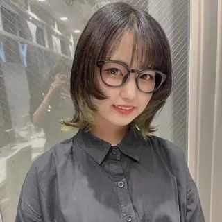 ミディアム ウルフカット/吉村 桃子のヘアスタイル