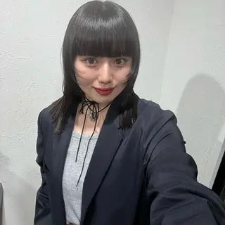 ミディアム カラー shiho .のヘアスタイル