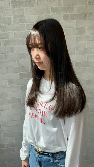 ロング カラー Well's TAIGAのヘアスタイル