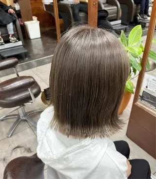 ミディアム カラー インナー×縮毛矯正 ピンクカラー澤井里菜のヘアスタイル