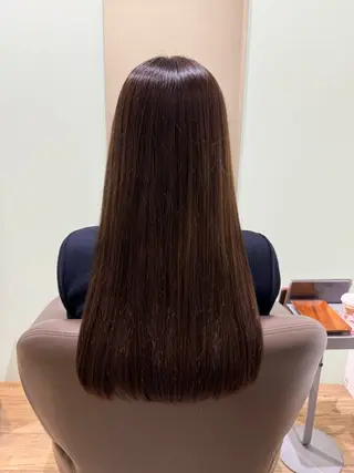 ロング カラー 岡村 真琴のヘアスタイル
