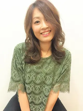 セミロング カラー パーマ 本間 裕史　のヘアスタイル
