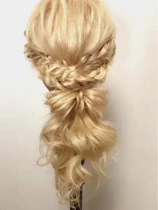 ロング ヘアアレンジ ヘアメイク エンカレッジのヘアスタイル