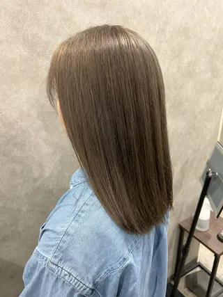 ミディアム ミルクティー職人× HIROSEのヘアスタイル
