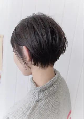 ショート カラー 佐山 眞紀のヘアスタイル