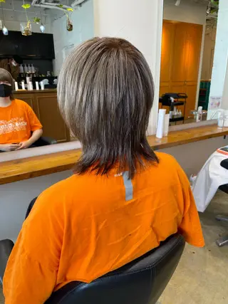 ショート カラー MIOベージュカラー 柔らかいカラーのヘアスタイル