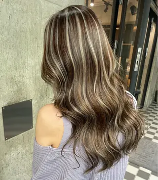 ロング 🫧ハイライトカラー 🫧 𝓜𝓘𝓤のヘアスタイル