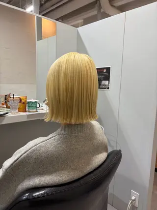 ショート カラー tokute よしかわなお🍒のヘアスタイル