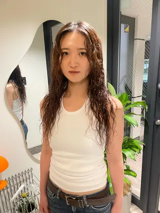 ロング パーマ 渋谷 留菜のヘアスタイル