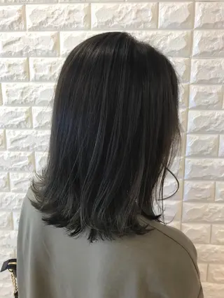 ミディアム カラー 顔まわりカット✄ ベージュカラー🧸のヘアスタイル